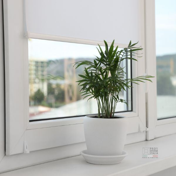 Finestra con frangisole di Profi System