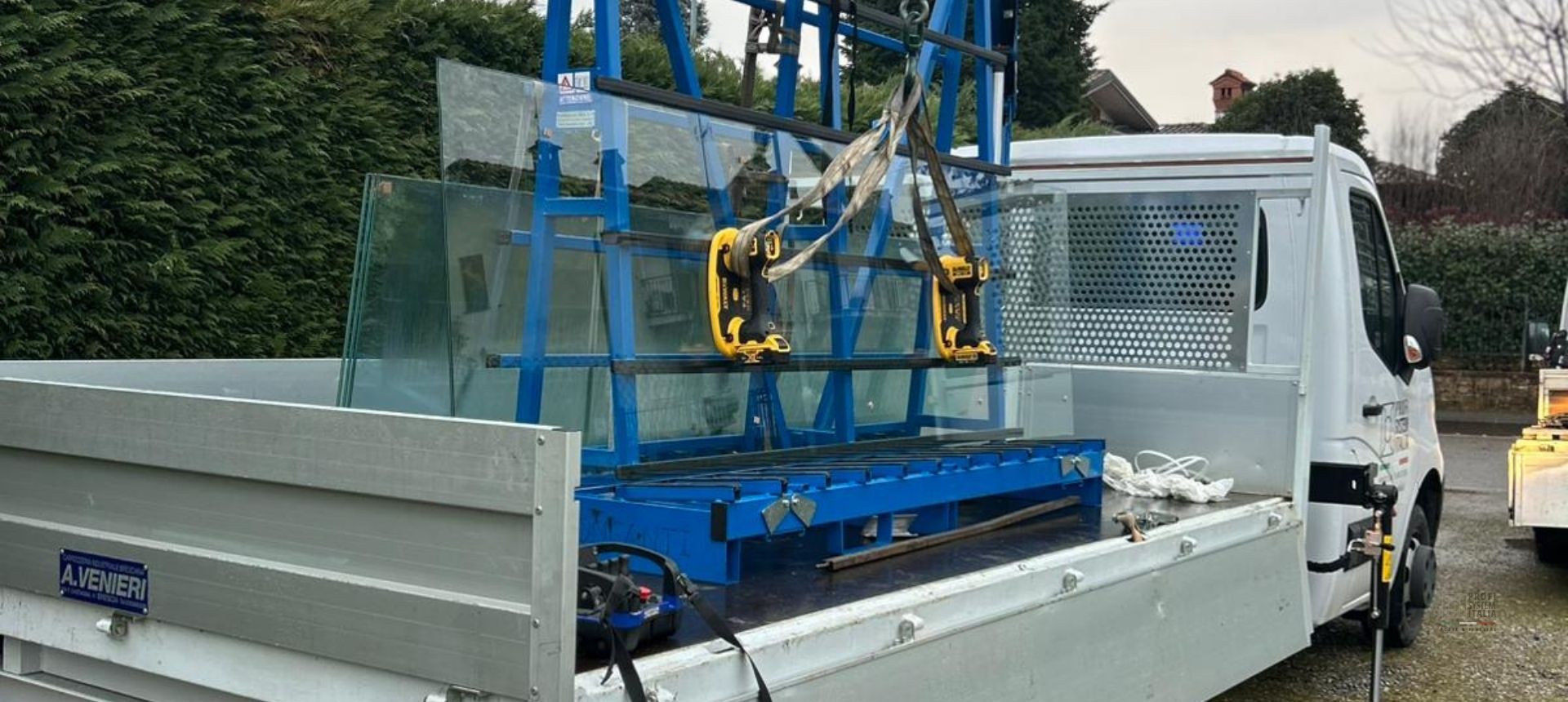 Furgone trasporto vetri Profi System Italia