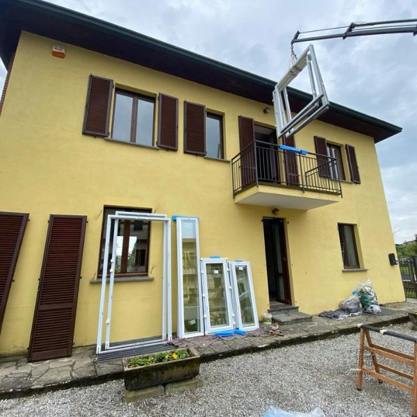 Consegna finestre casa privata da parte di Profi System