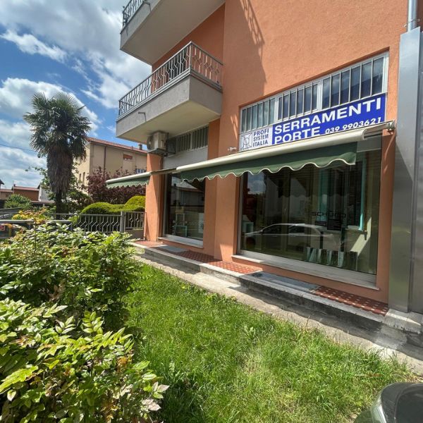 Tenda da sole su vetrina di Profi System